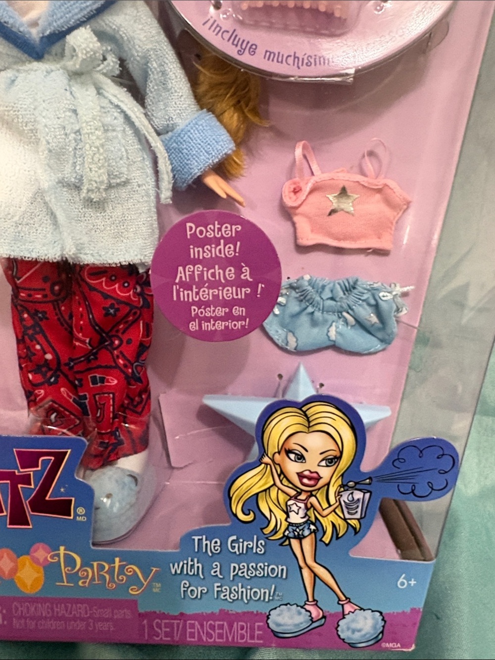 Bratz Slumber Party Doll in Blue Robe with Pink Plush - Picture 6 of 7
